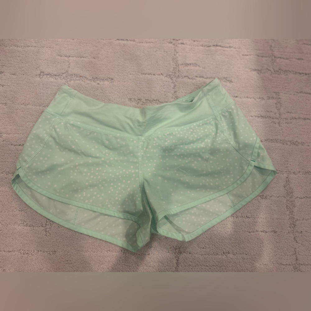 Lululemon - size 6 speed shorts